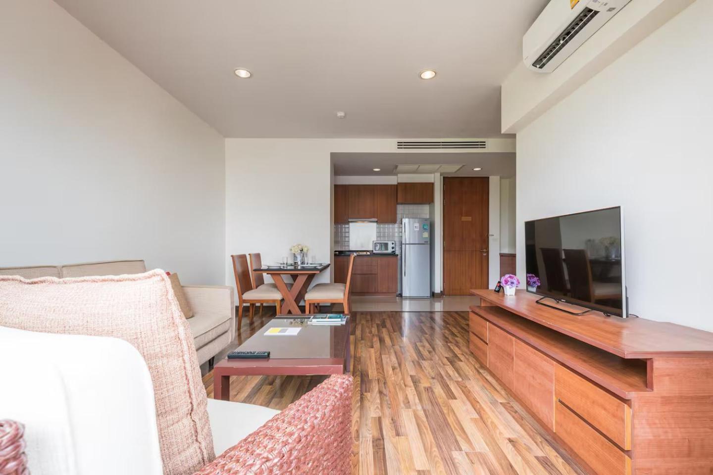 Апарт отель Bangkok Patio Bts Sanam Pao Экстерьер фото